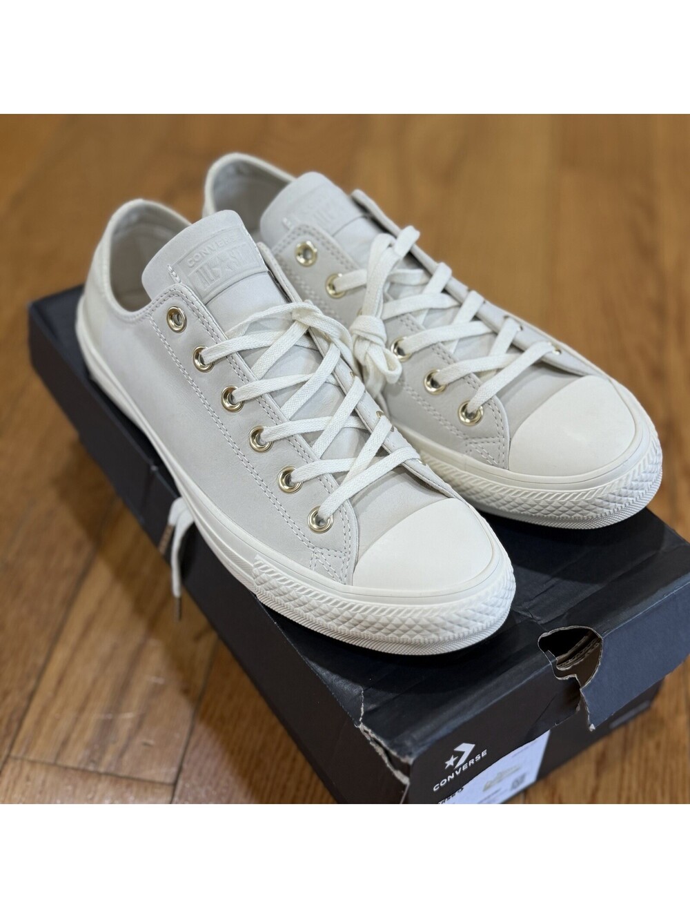 Converse CTAS OX White Low Top Sneakers Men’s 7 Women’s 9 Unisex 159528C